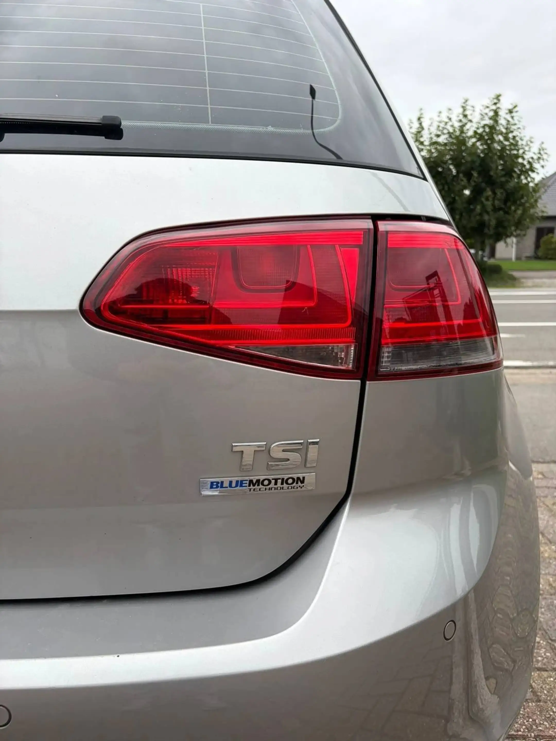 Volkswagen Golf 1.2 TSI Trendline BlueMotion — photo 9