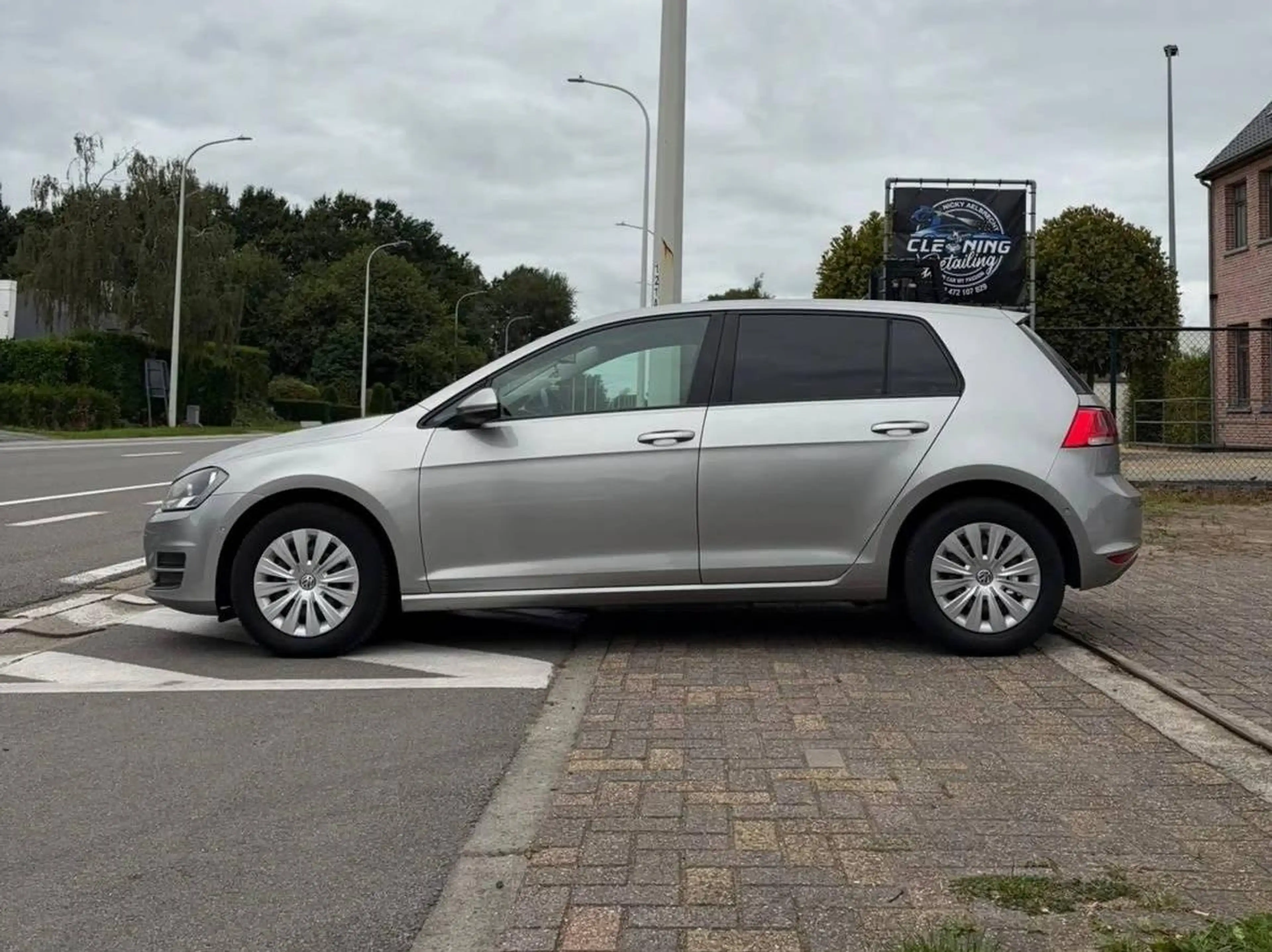 Volkswagen Golf 1.2 TSI Trendline BlueMotion — photo 5
