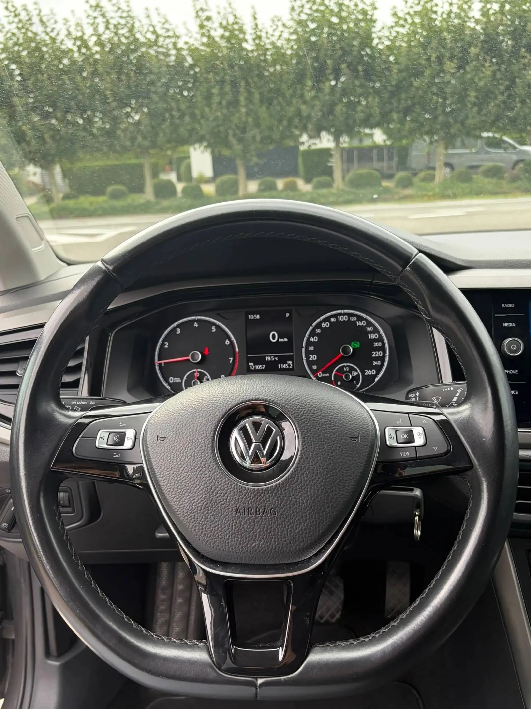 Volkswagen Golf 1.2 TSI Trendline BlueMotion — photo 12