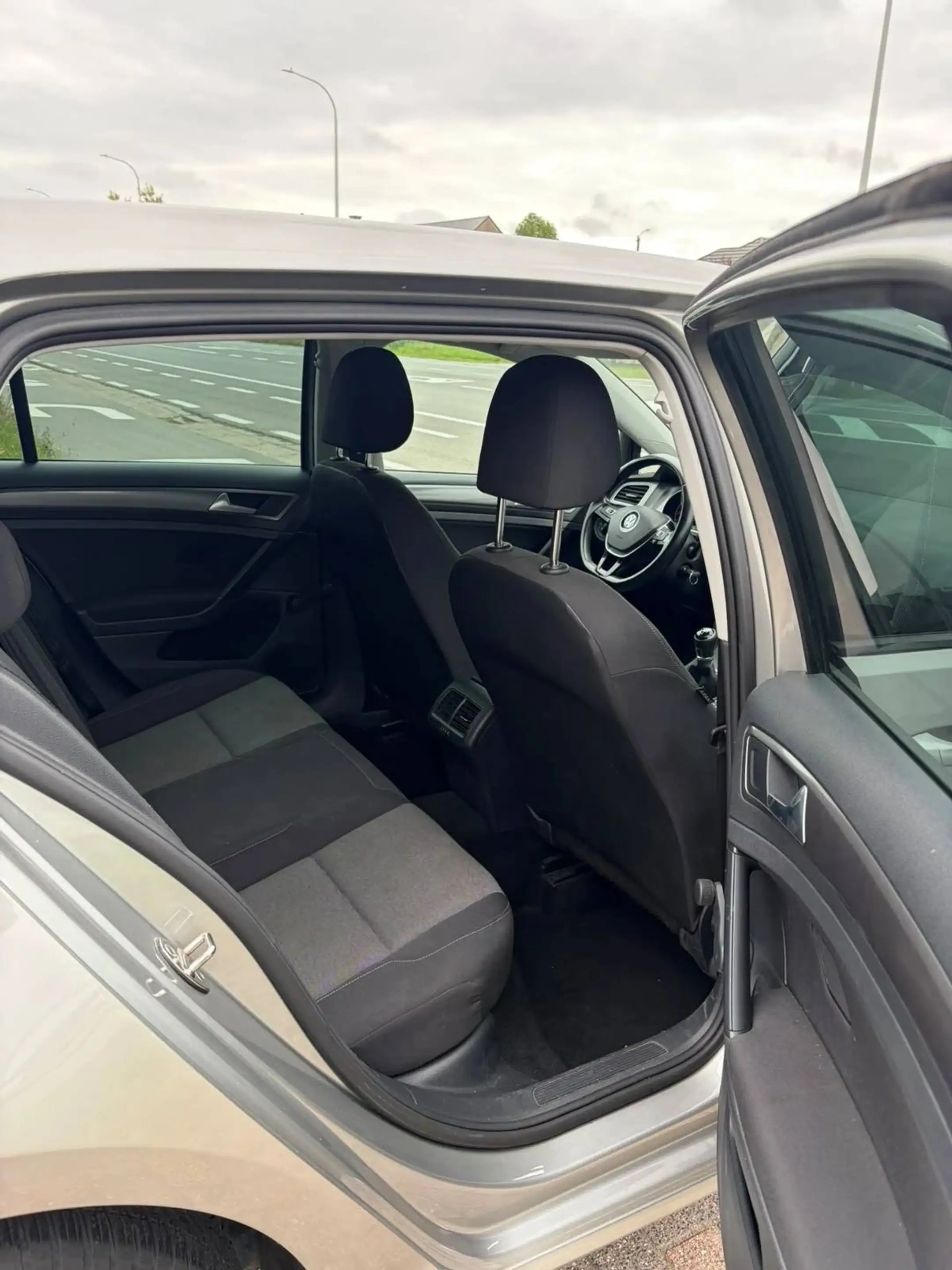 Volkswagen Golf 1.2 TSI Trendline BlueMotion — photo 14
