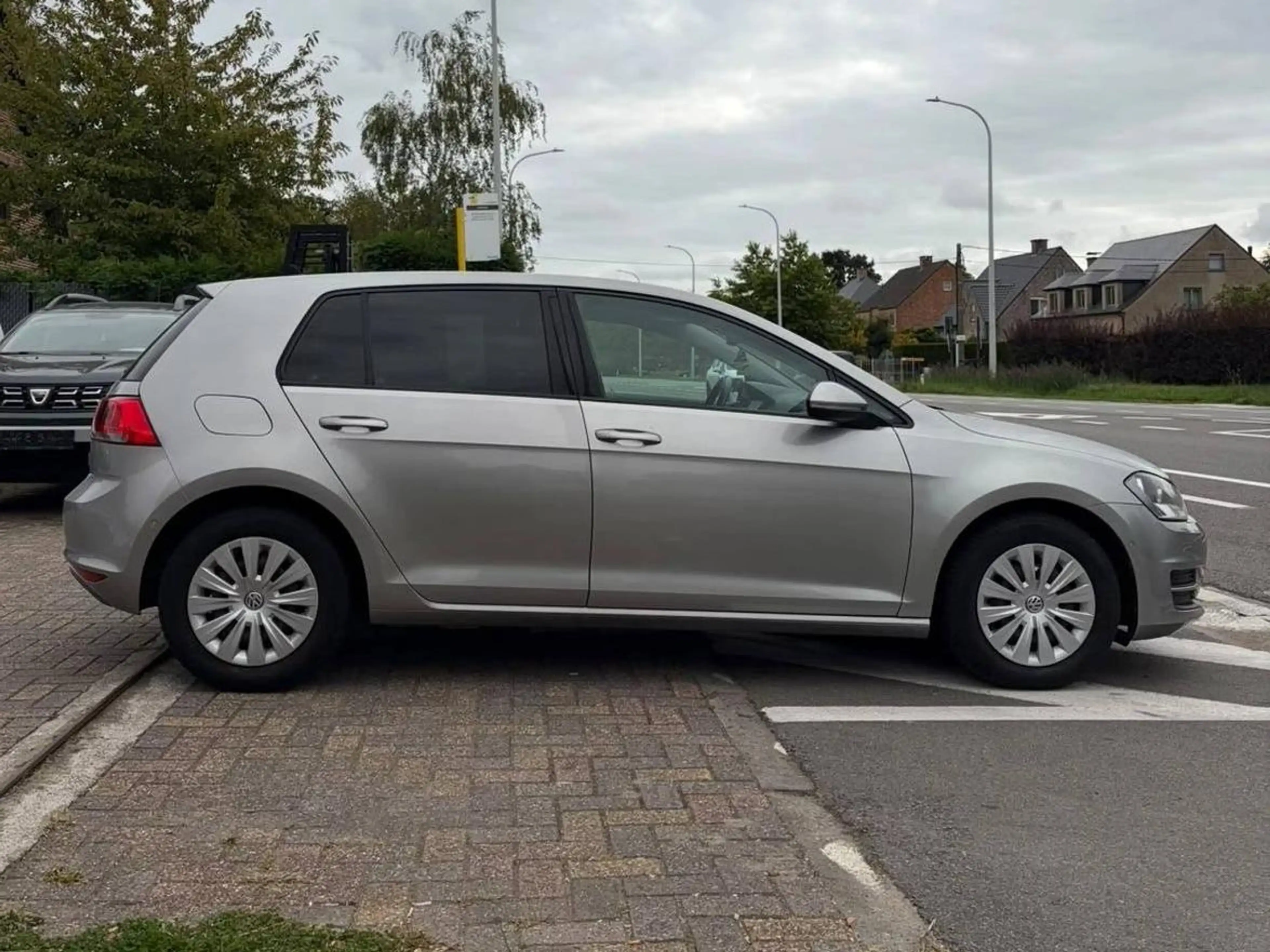 Volkswagen Golf 1.2 TSI Trendline BlueMotion — photo 4