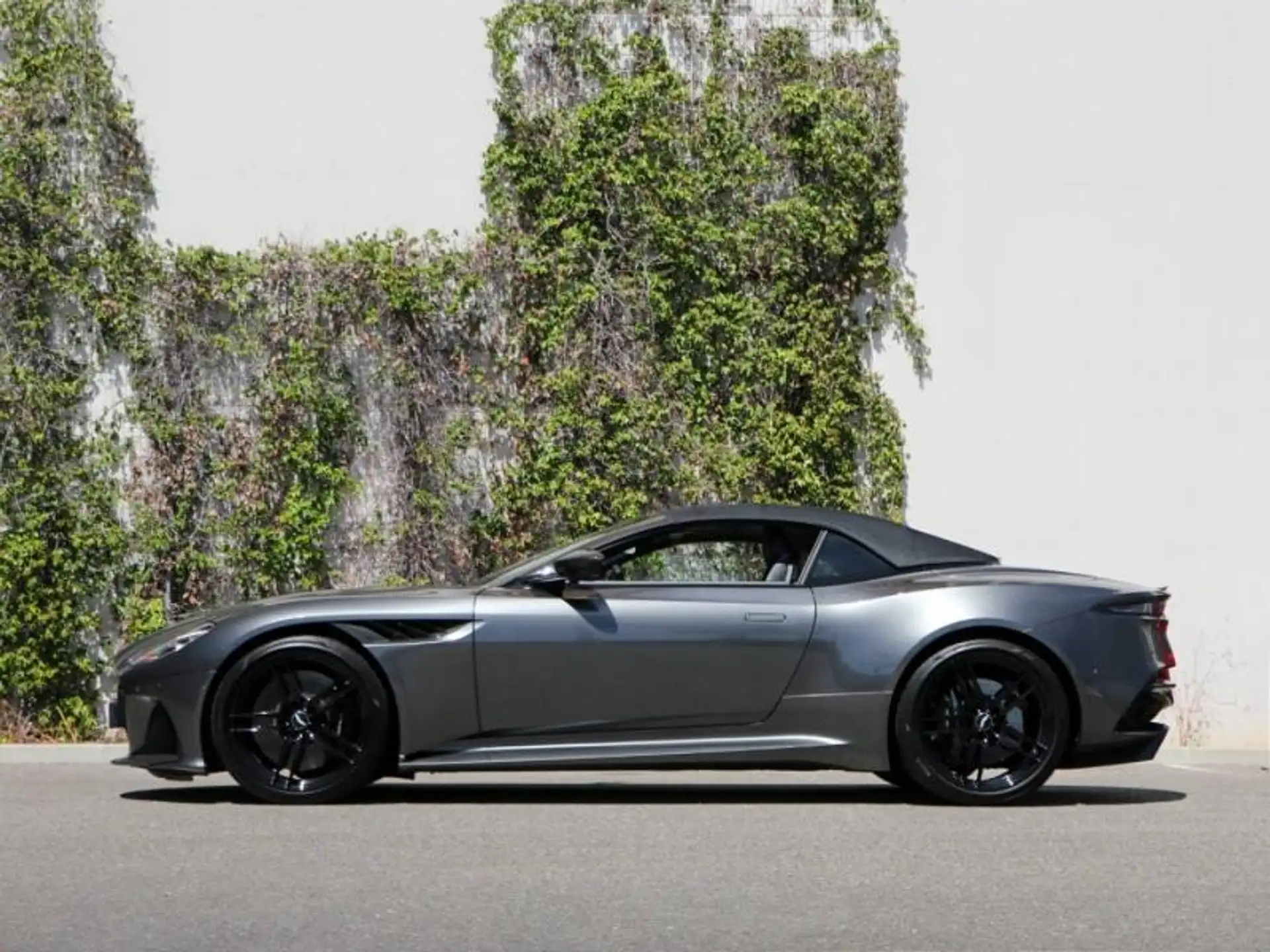 애스턴마틴 Volante V12 5.2 725ch Superleggera BVA8 2021 블랙 사진 5