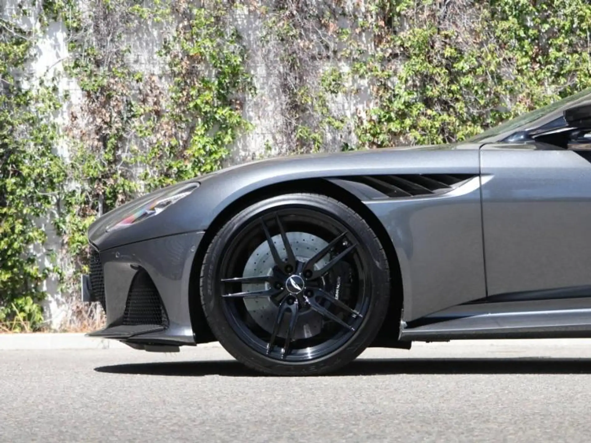 애스턴마틴 Volante V12 5.2 725ch Superleggera BVA8 2021 블랙 사진 3
