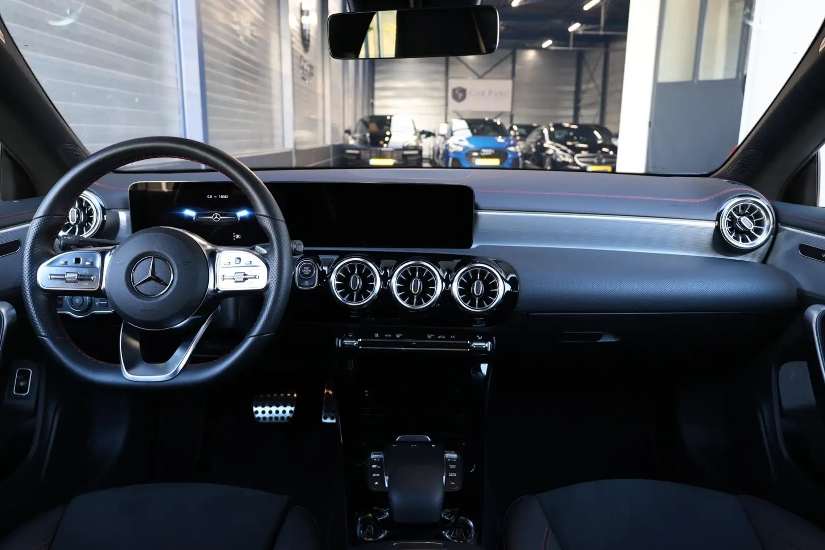 Mercedes-Benz CLA 200 AMG LED/VIRTUAL/SFEER/PANO/ALCANTARA+S.VERWARMING/ Wit - 2