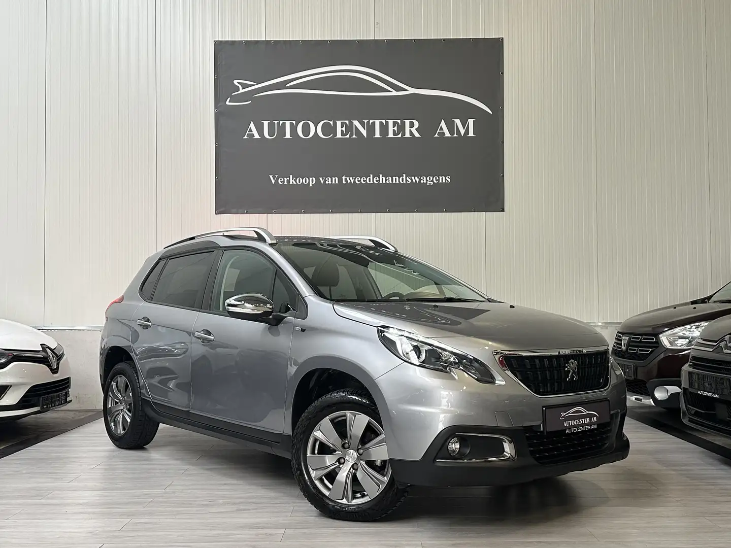 Peugeot 2008 Style 43.000 km* Navi * LED * Cruis Grijs - 1