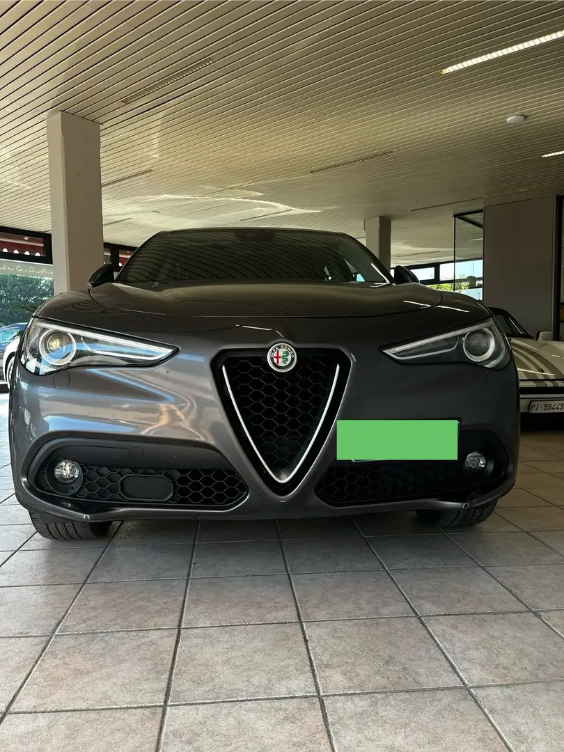 Alfa Romeo Stelvio 2.2 Executive Q4 180cv Auto Gris - 2
