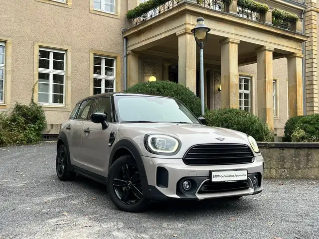 MINI Cooper D Countryman Panorama Kamera Navi DAB LED