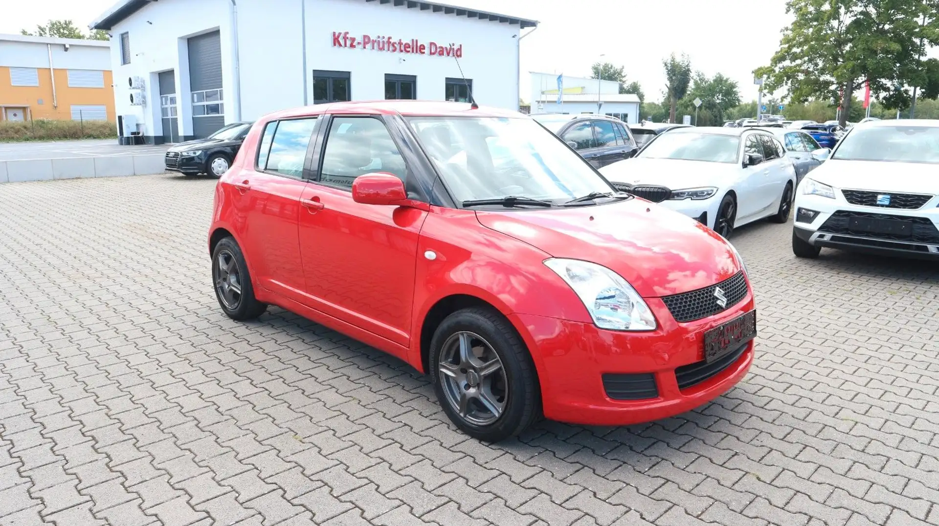 Suzuki Swift Lim. 1.3 16V*Nur 89.325 KM*1-Hand* Rot - 2