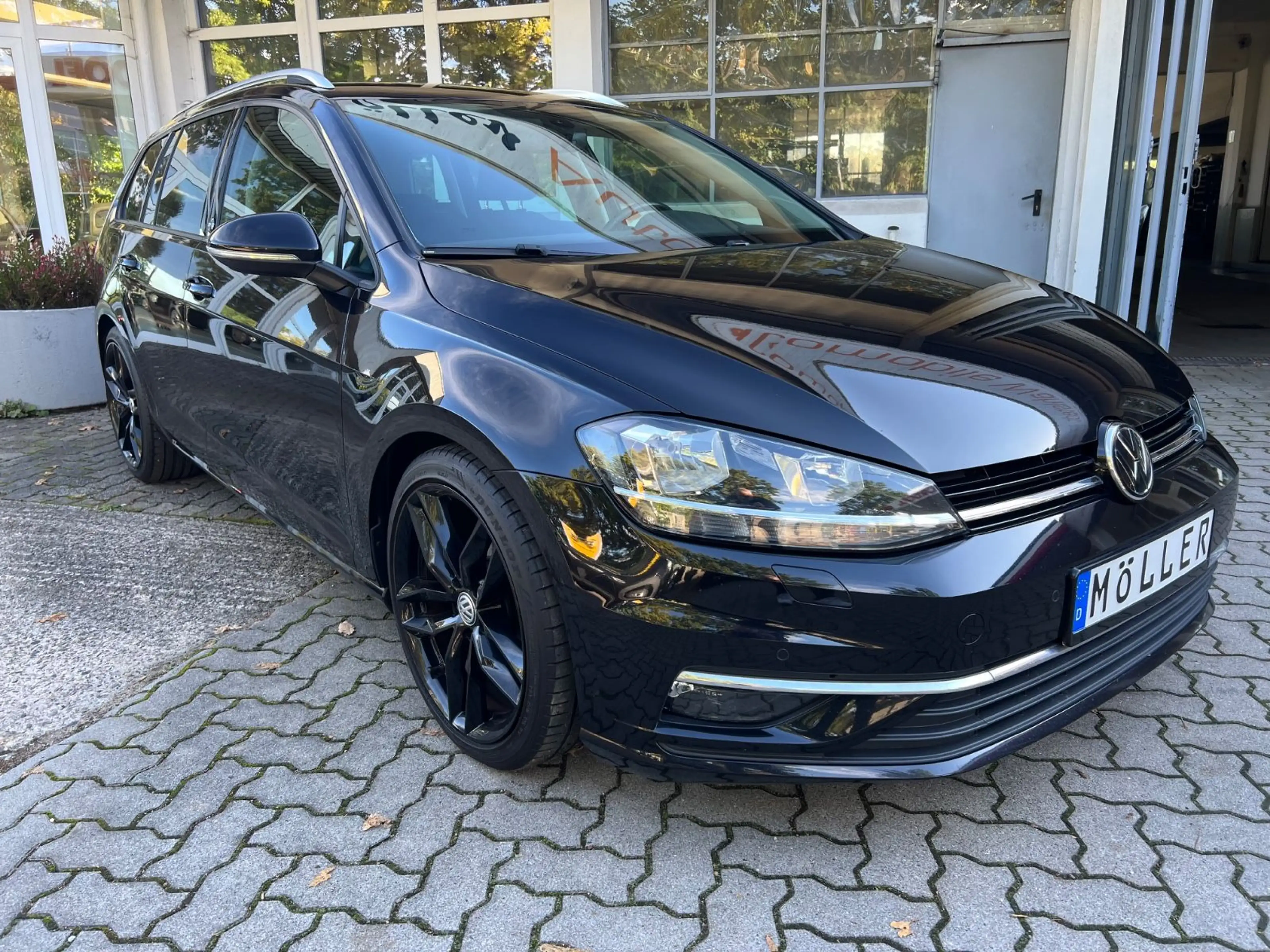 Volkswagen Golf Var 1.0 TSI Sound Black Edition Navi ACC 18 — photo 5