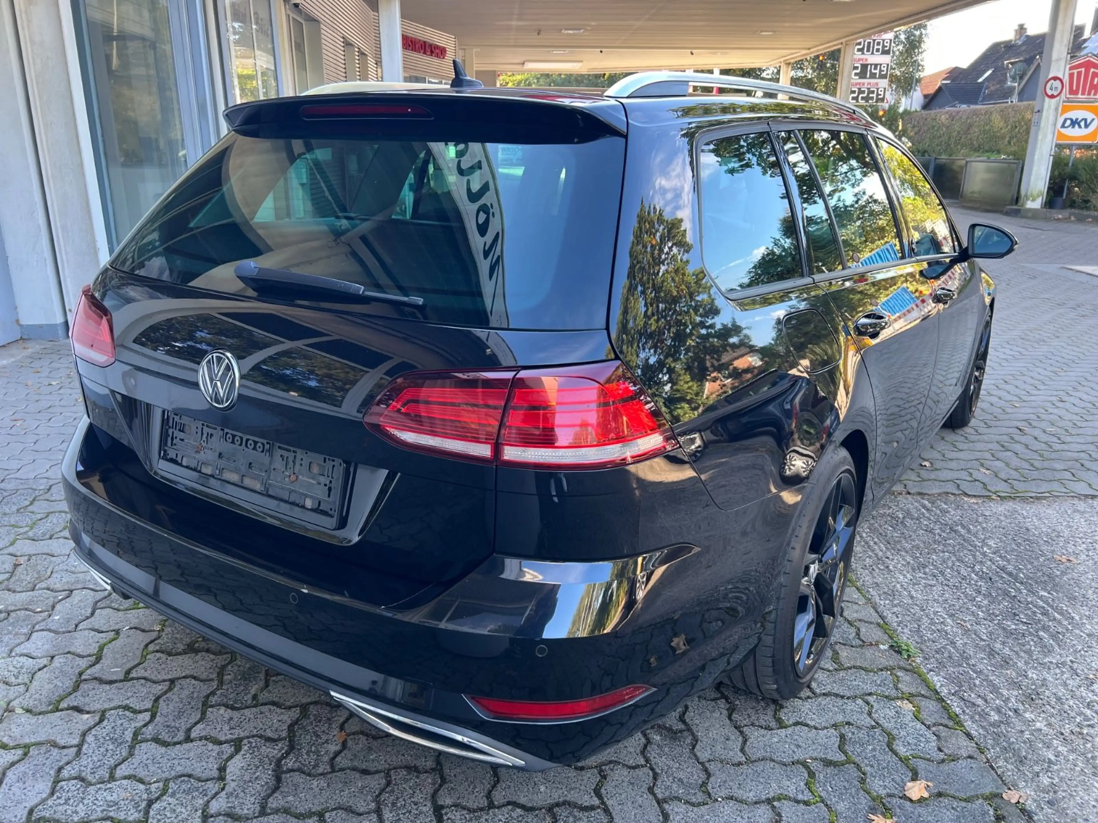 Volkswagen Golf Var 1.0 TSI Sound Black Edition Navi ACC 18 — photo 8