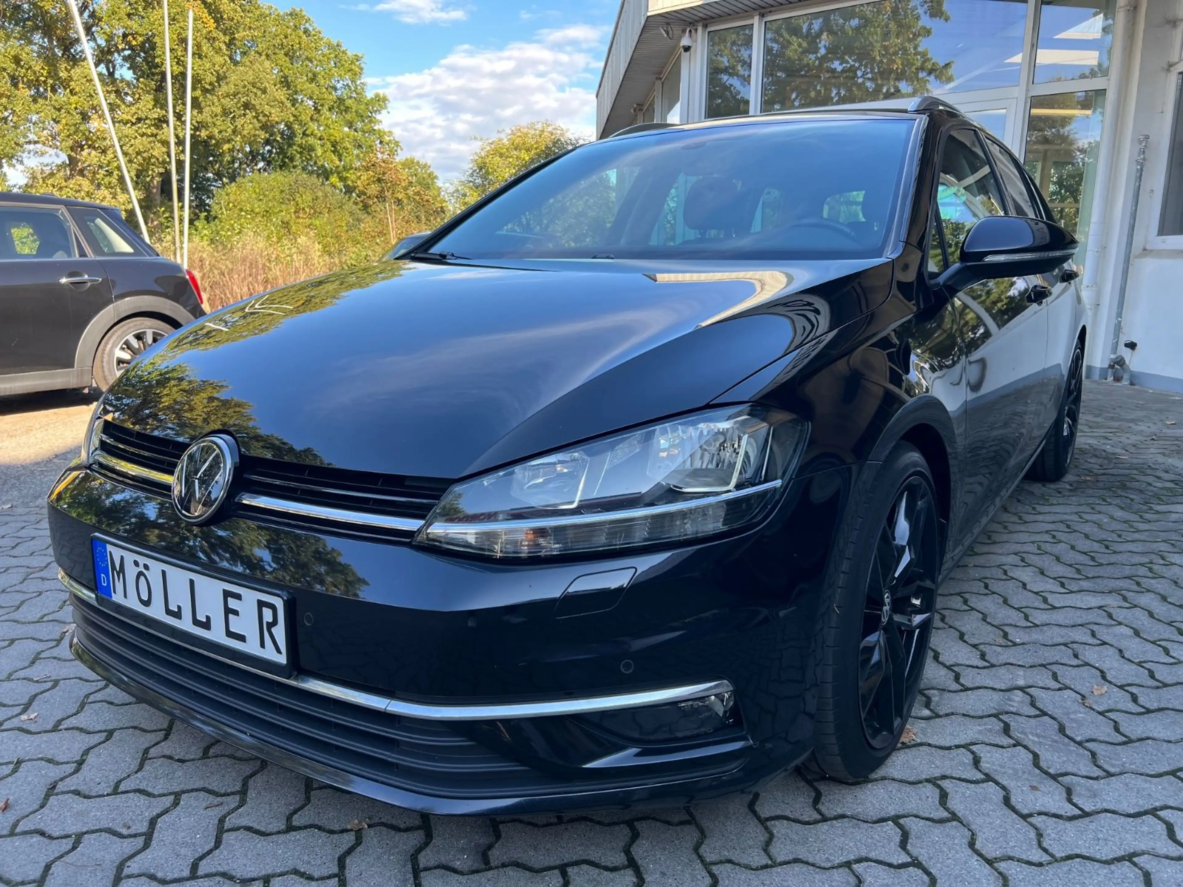 Volkswagen Golf Var 1.0 TSI Sound Black Edition Navi ACC 18
