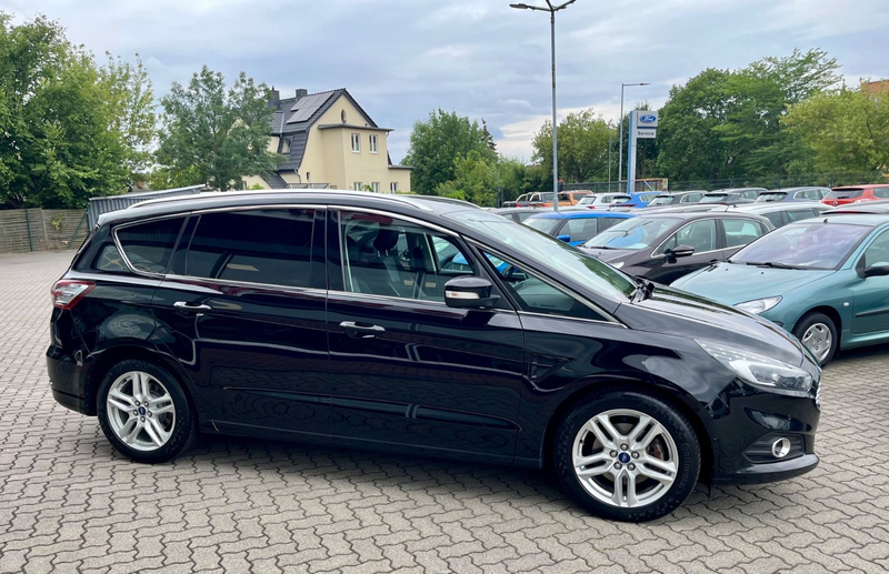 Ford S-Max S-MAX Titanium 7-Sitzer LED Navi Scheckheft — photo 5