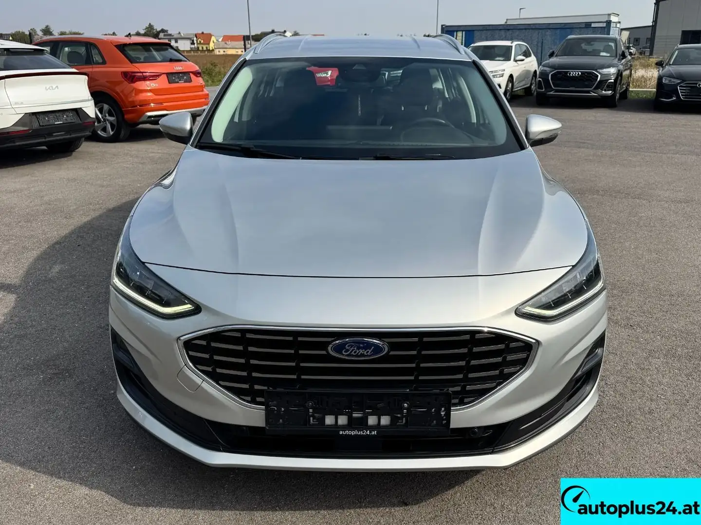 Ford Focus Turnier 1,0 EcoBoost Hybrid Titanium Aut. Silber - 2