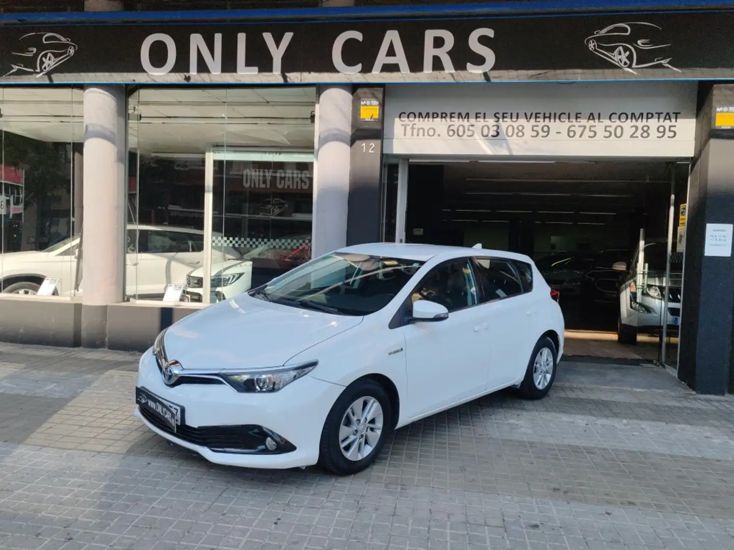 Toyota Auris hybrid 140H Advance Blanco - 1