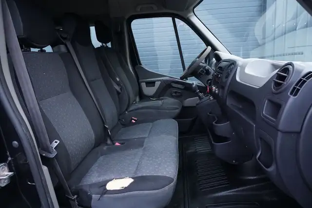 Opel Movano view 11