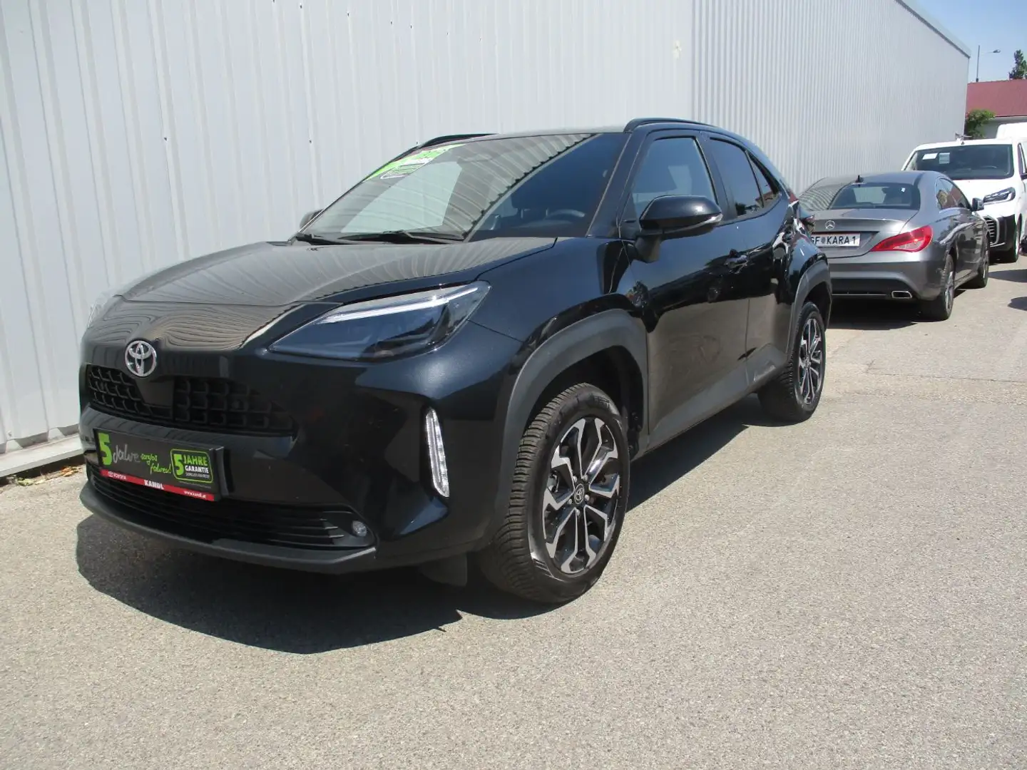 Toyota Yaris Cross 1.5 E FWD Active Drive Hybrid ACC+LM Schwarz - 2