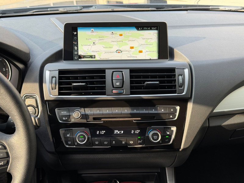 BMW 118 d xDrive Sport Line /LED/R-Kamera/ — photo 8