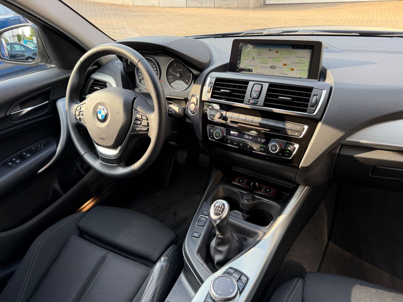 BMW 118 d xDrive Sport Line /LED/R-Kamera/ — photo 6
