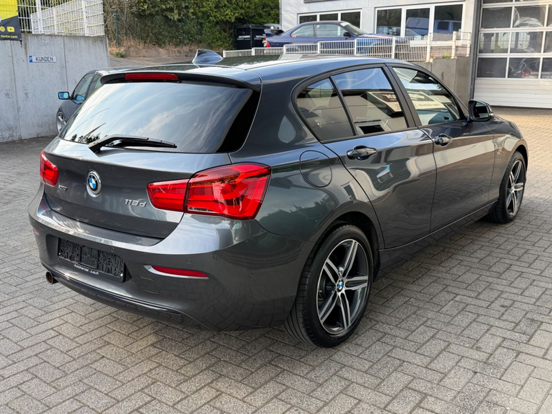BMW 118 d xDrive Sport Line /LED/R-Kamera/ — photo 3