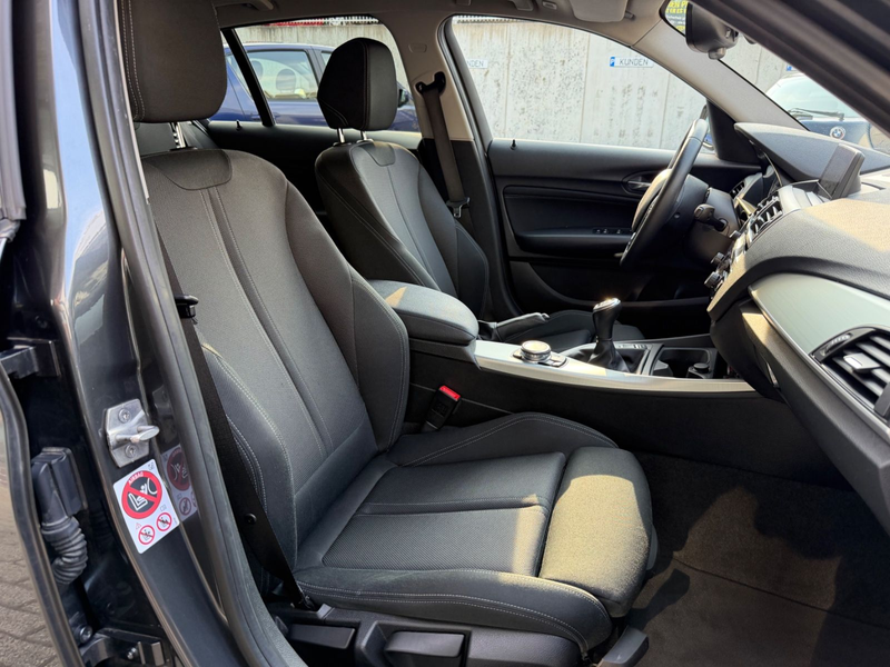 BMW 118 d xDrive Sport Line /LED/R-Kamera/ — photo 5