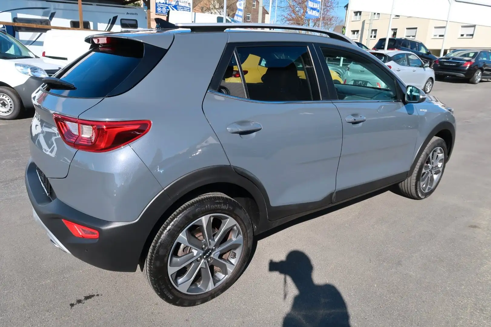Kia Stonic Platinum Edition # Automatik # Navi Gris - 2