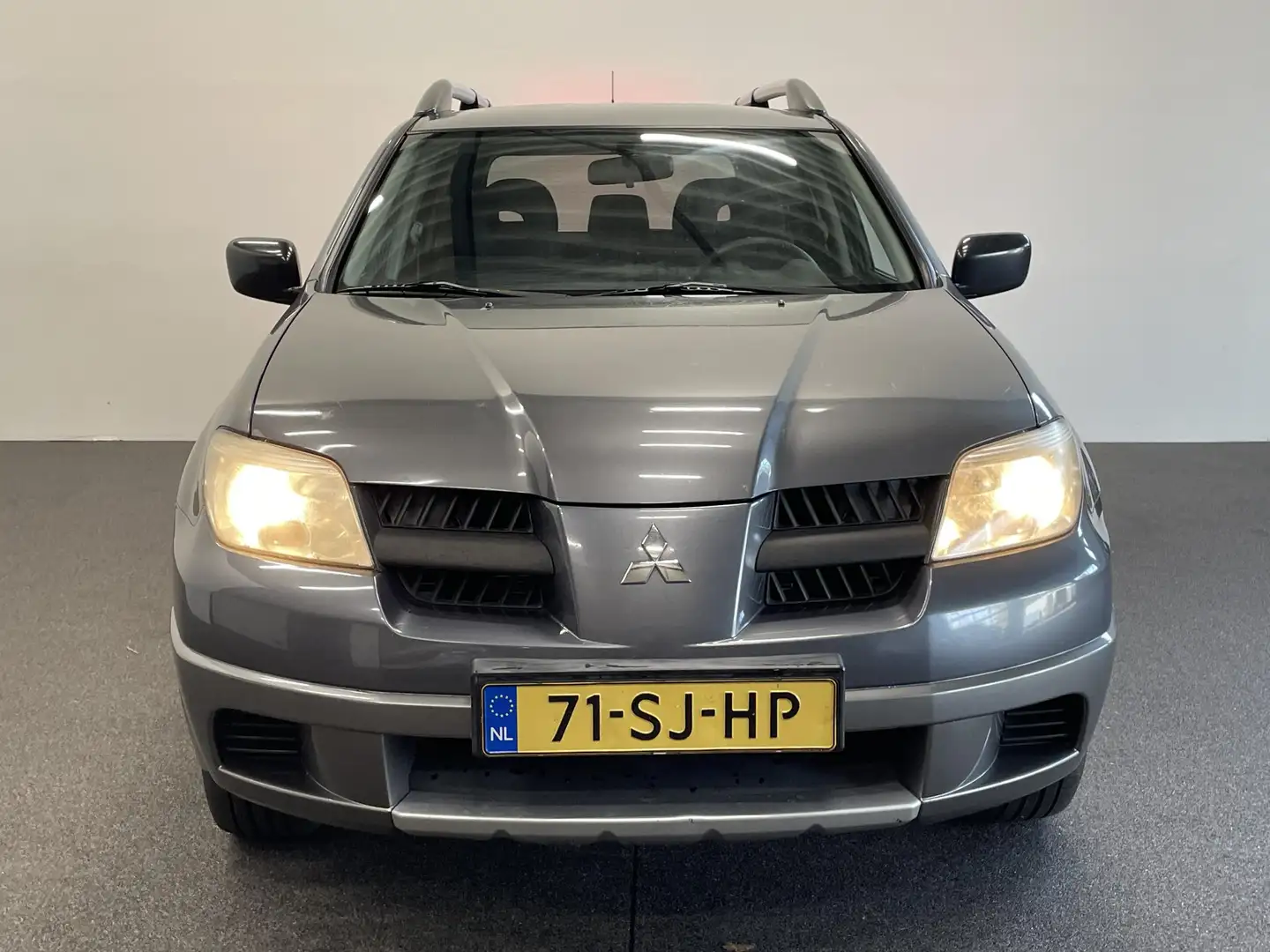 Mitsubishi Outlander Sport 2.0 Invite+ Trekhaak Airco Parkeersensoren a Grijs - 2