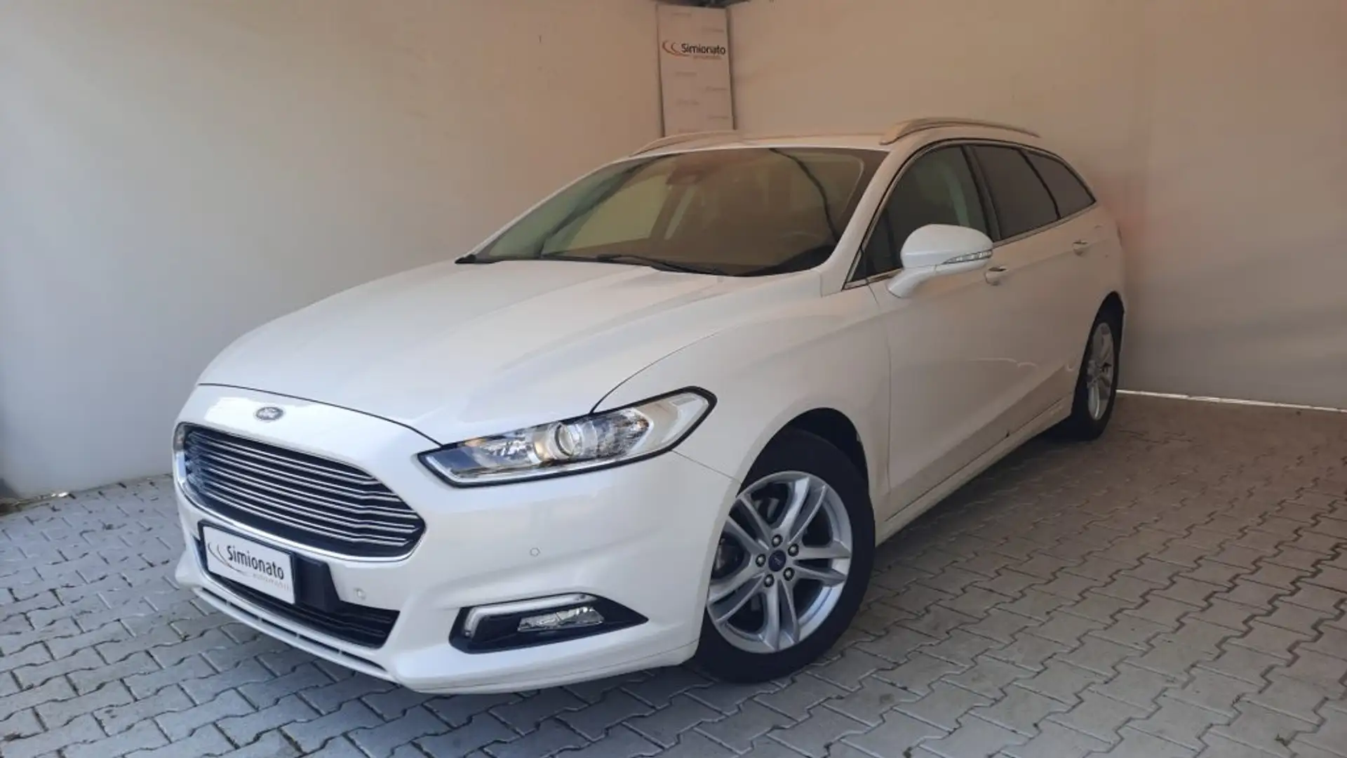 Ford Mondeo 2.0 EcoBlue 150 CV S&S SW Titanium Business Bianco - 1