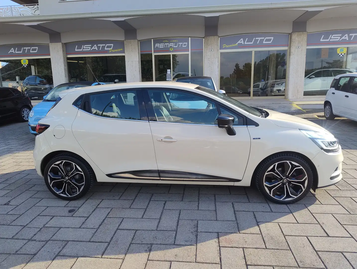 Renault Clio 0.9 tce energy Duel2 90cv Beżowy - 1