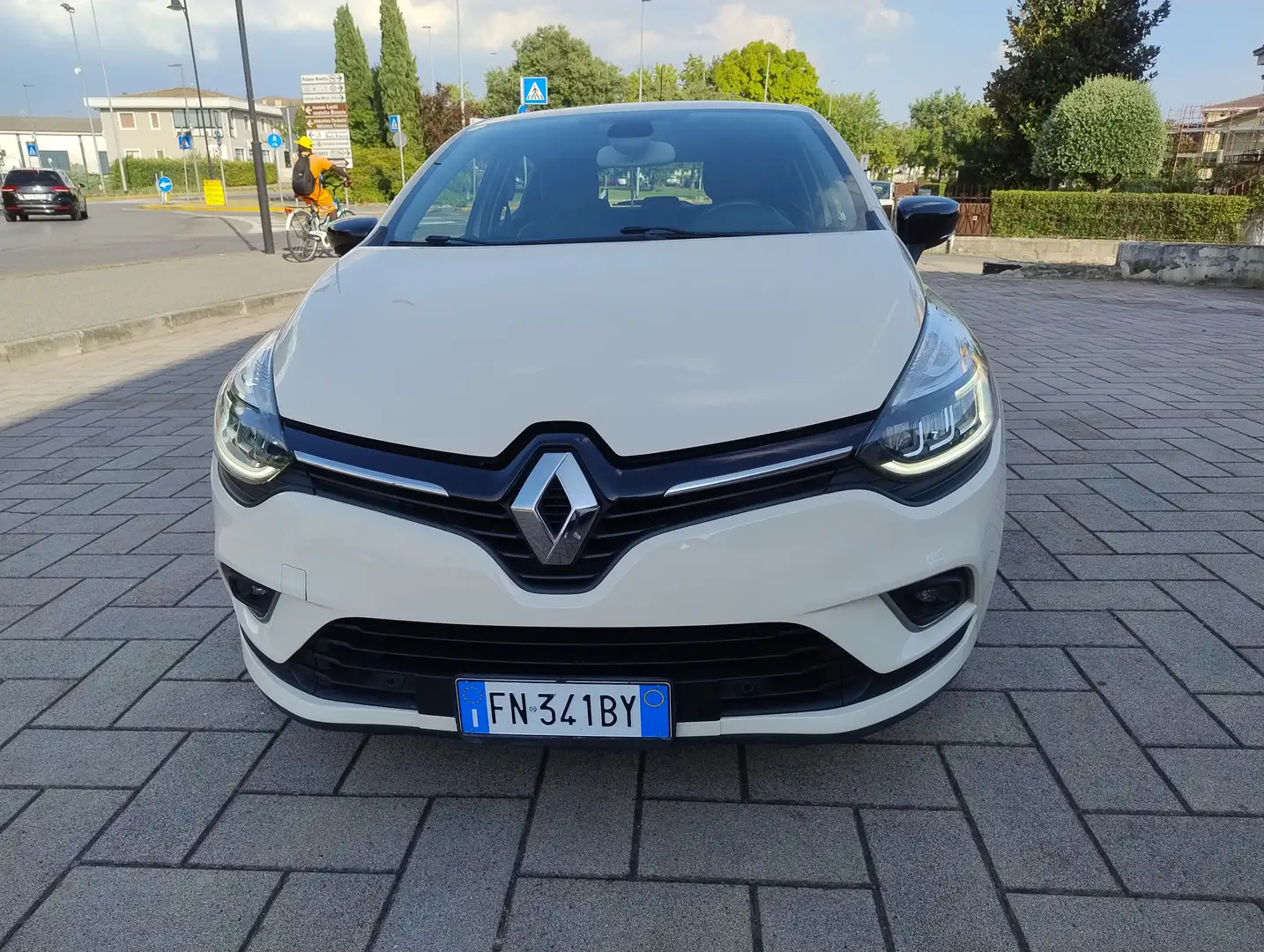 Renault Clio 0.9 tce energy Duel2 90cv Béžová - 2
