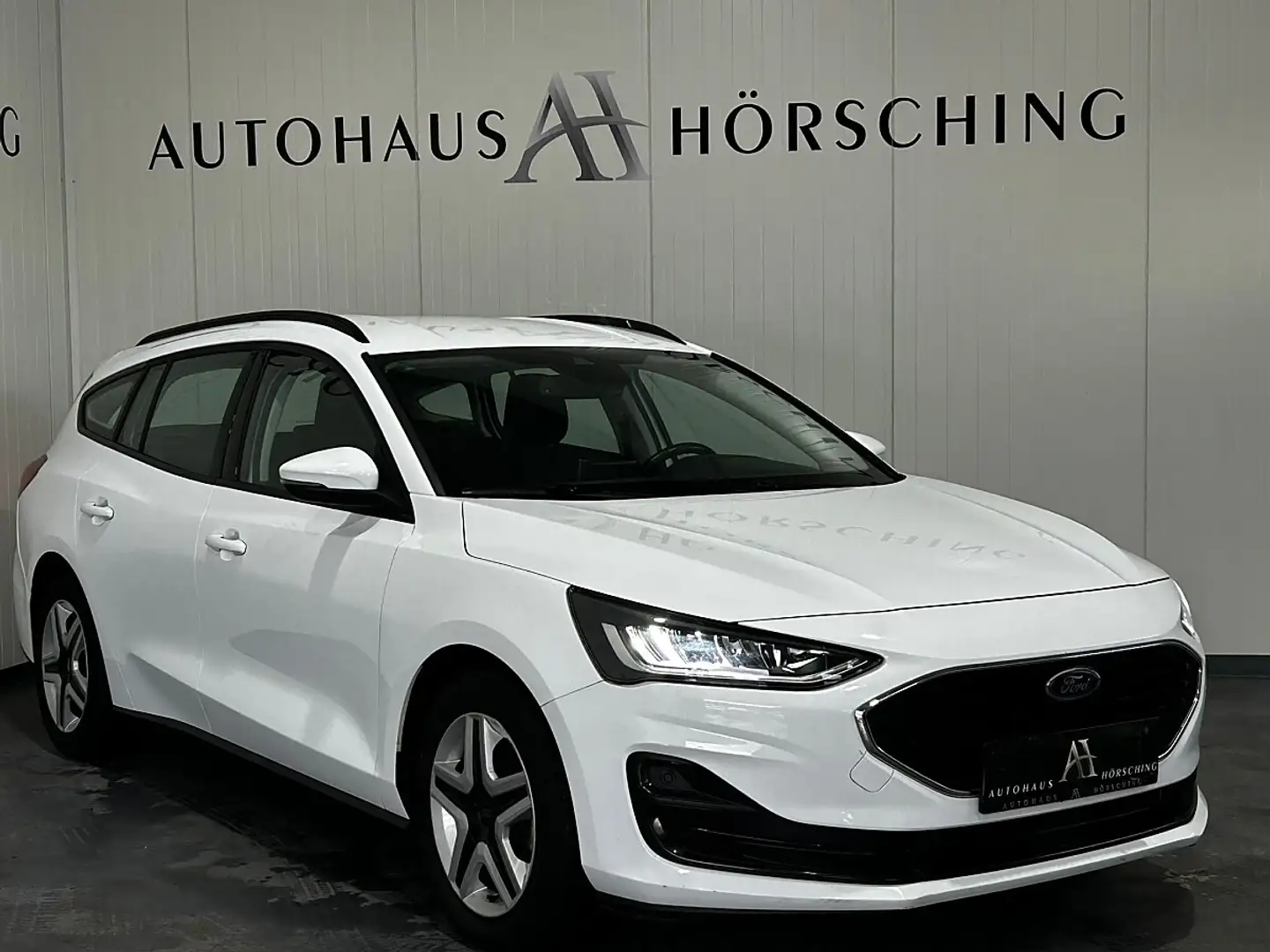 Ford Focus Turnier 1,5 EcoBlue Cool & Connect Aut. Weiß - 1