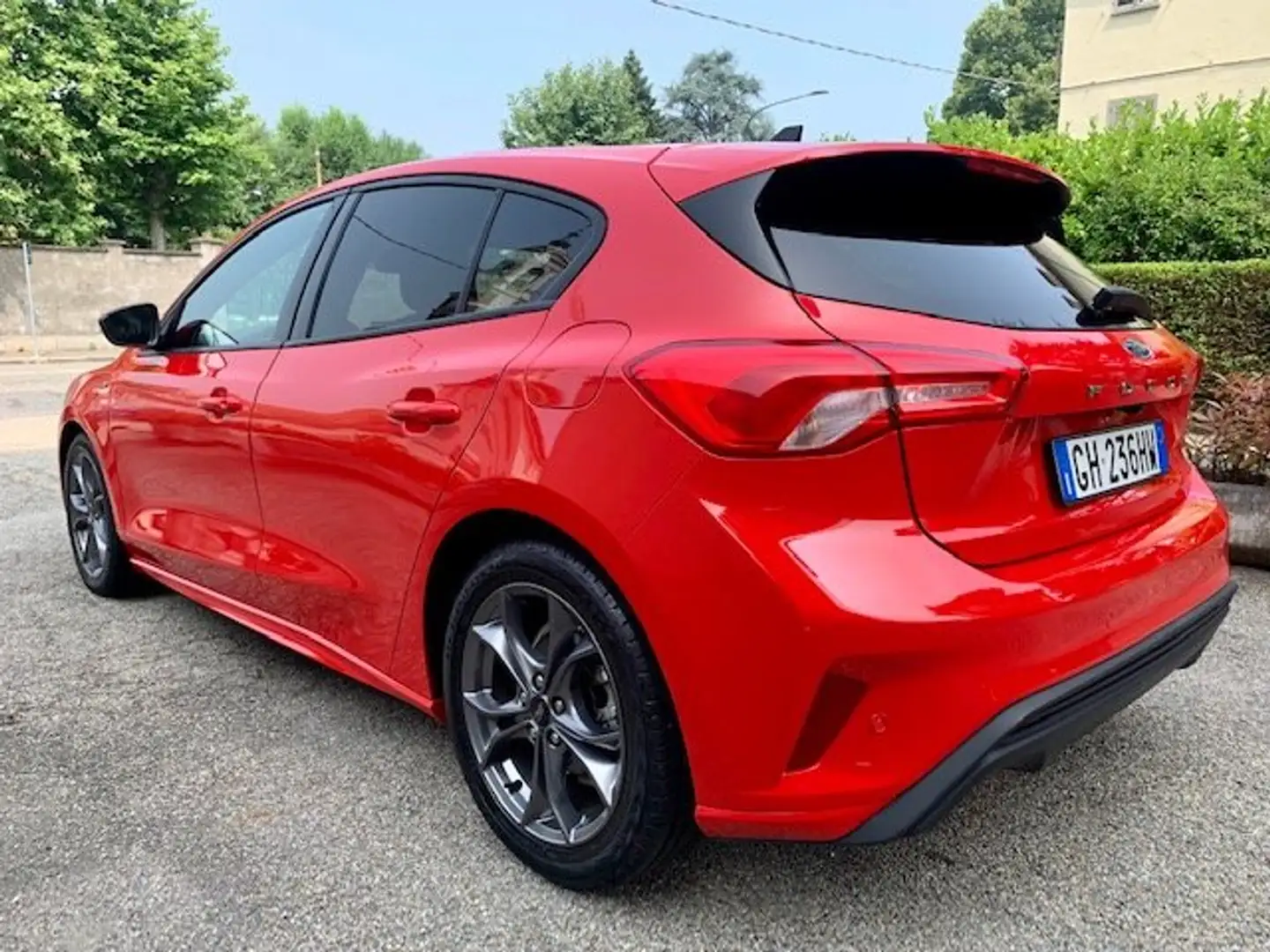 Ford Focus 1.0 ST-Line 125cv Hybrid FULL OPT Rojo - 2