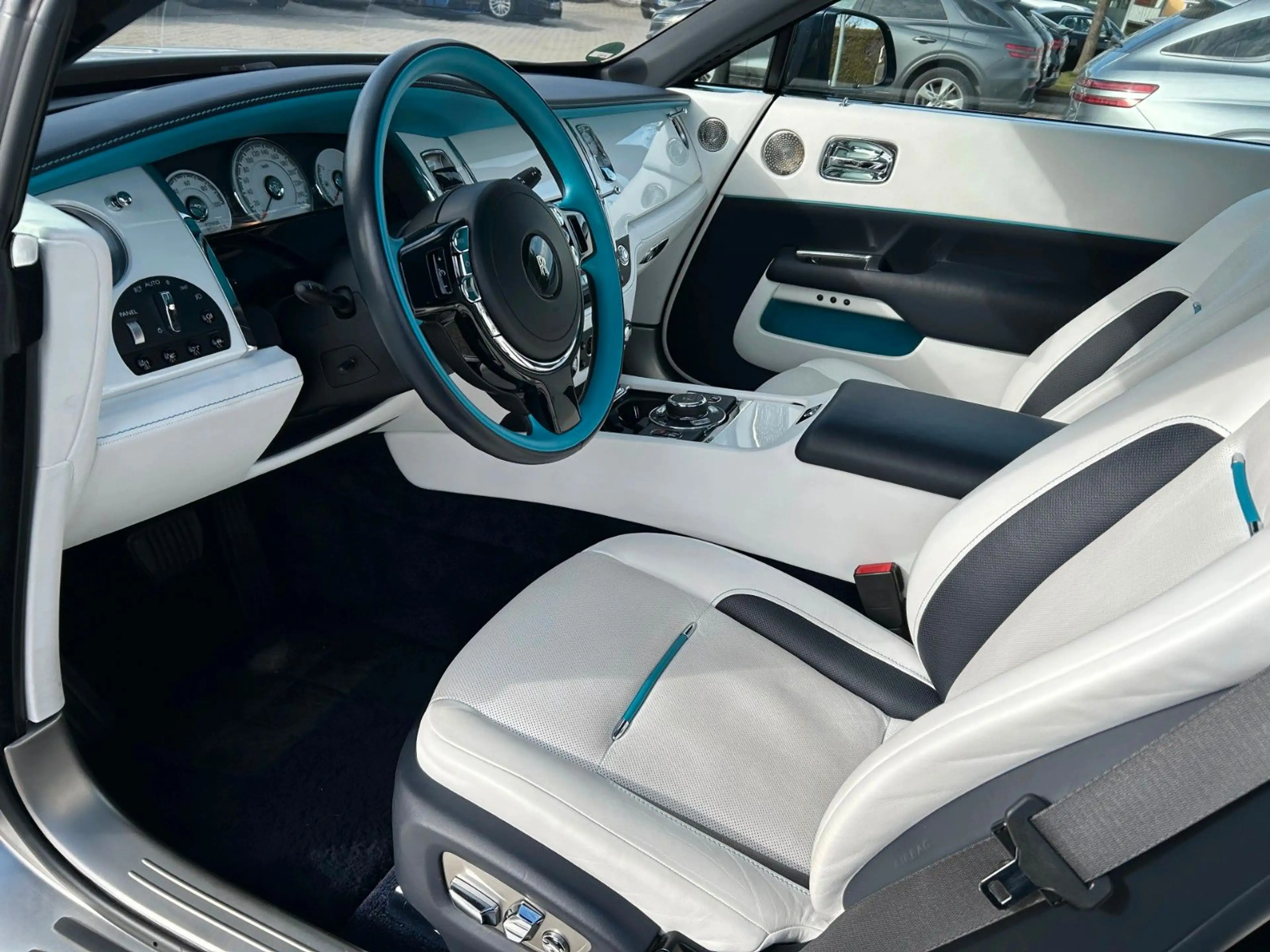 Rolls-Royce Wraith — photo 7