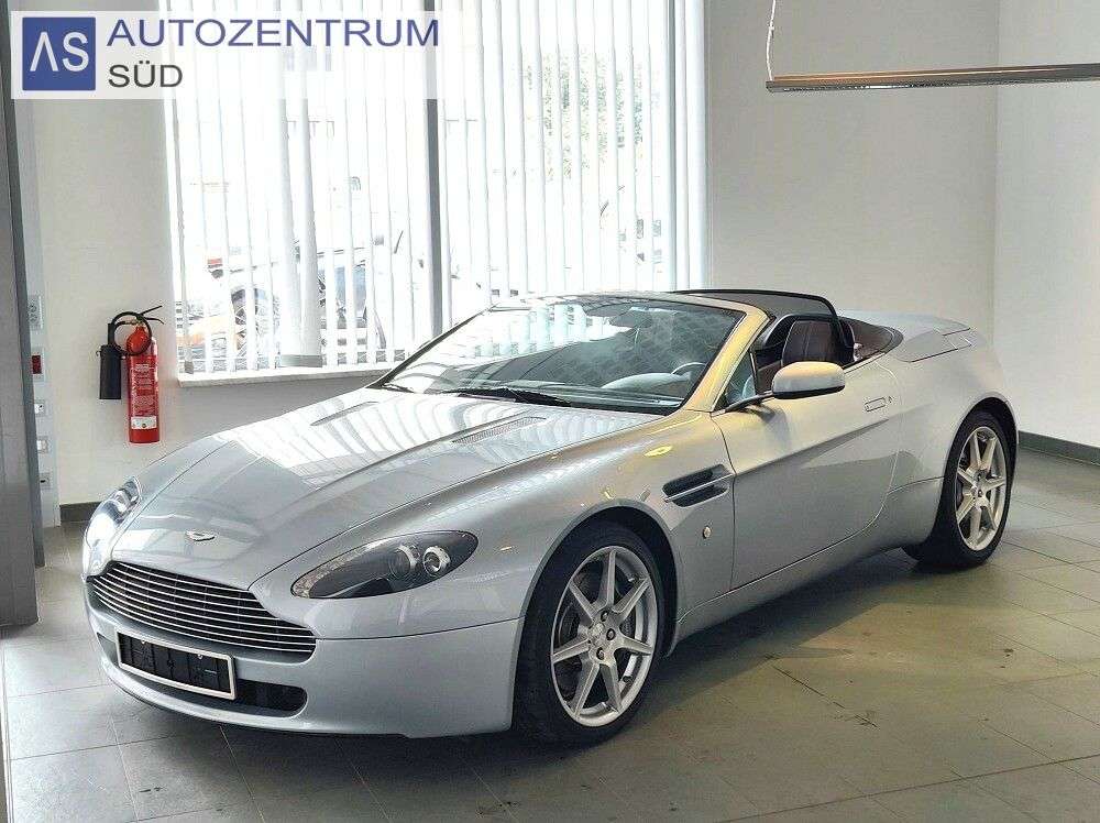Second hand Aston Martin V8 