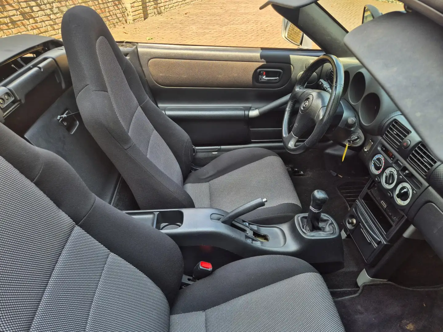 Toyota MR 2 1.8-16v VVT-i NAP NL auto Gri - 2
