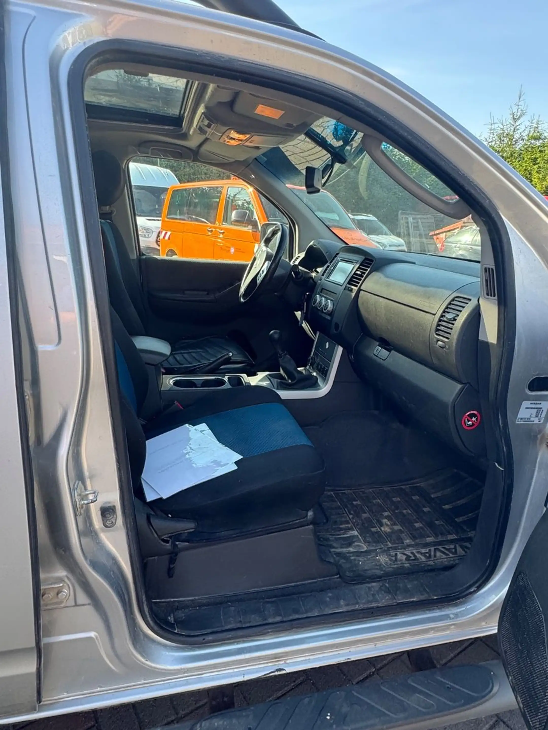 Nissan Navara Pickup Double Cab PLATINUM EVO 4X4 LB — photo 7