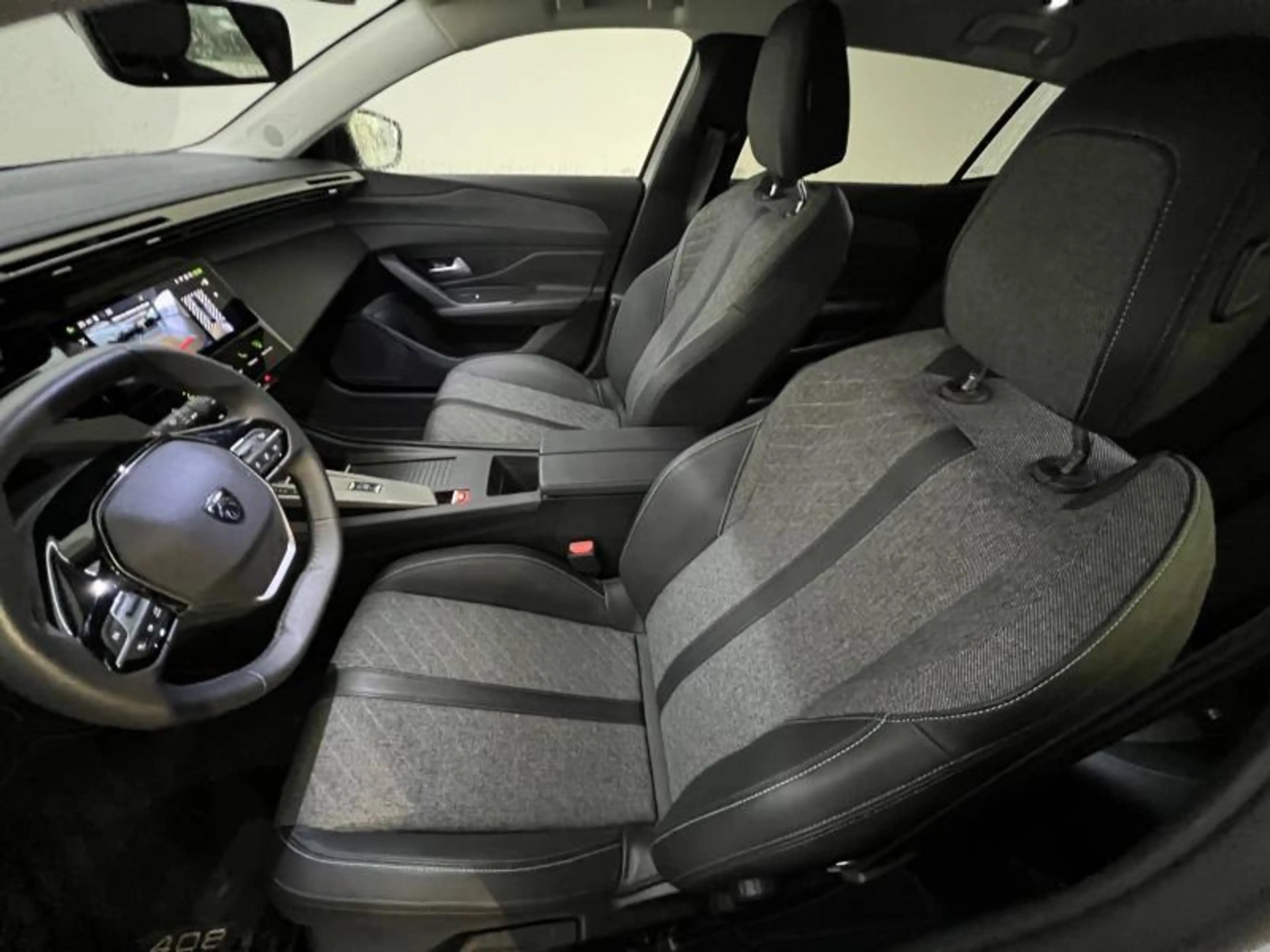 Peugeot 408 HYBRIDE e-DCS6 ALLURE — photo 10