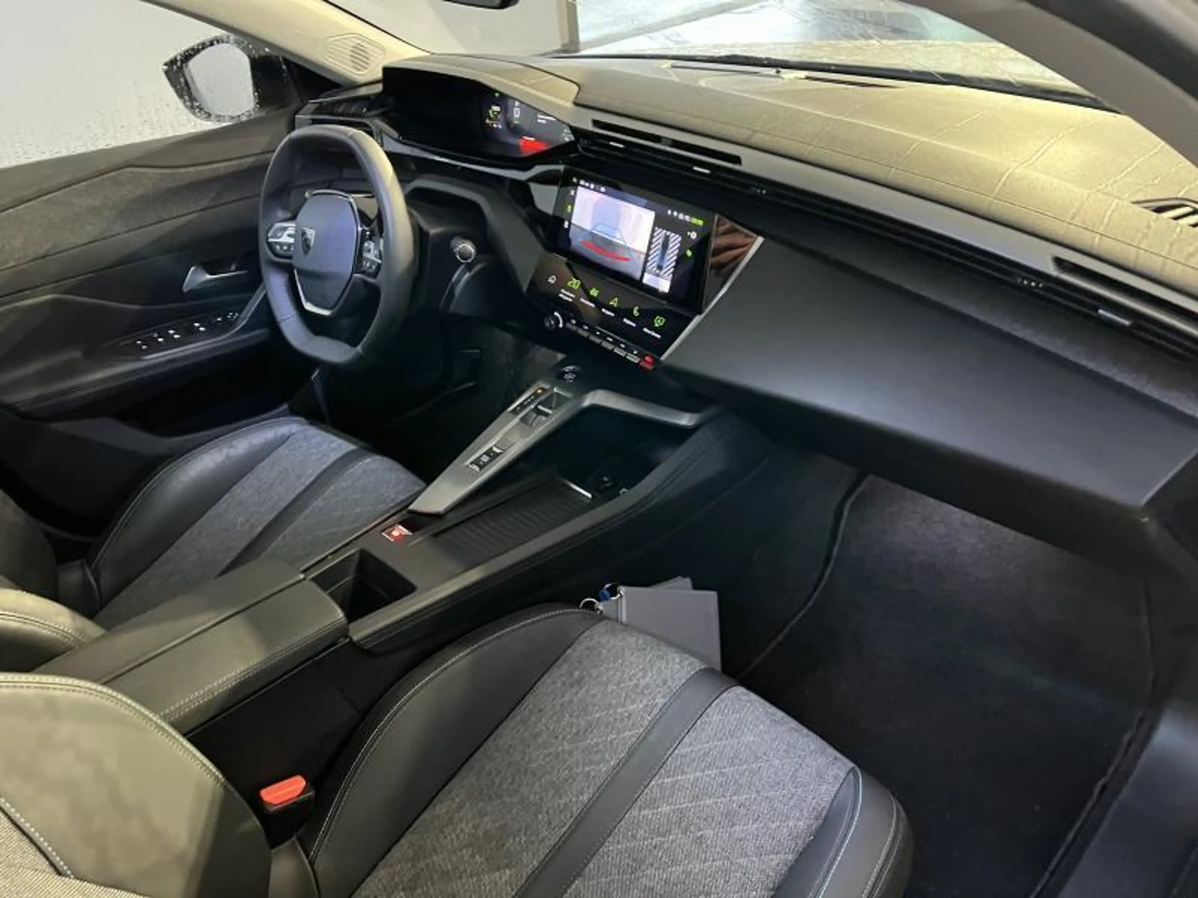 Peugeot 408 HYBRIDE e-DCS6 ALLURE — photo 14