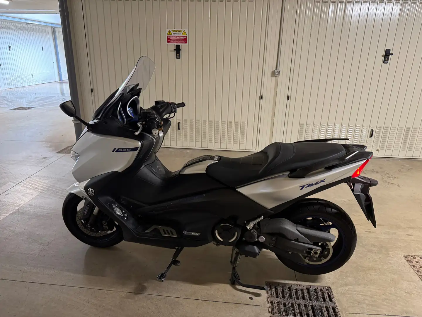 Yamaha TMAX SX Grigio - 2