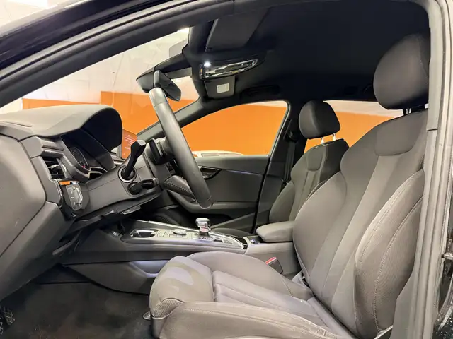 Audi A4 view 13