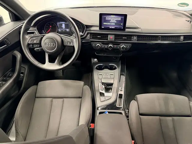 Audi A4 view 9