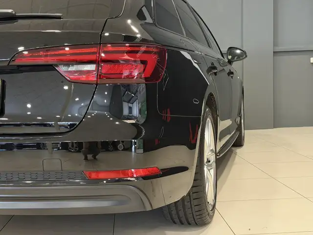Audi A4 view 10