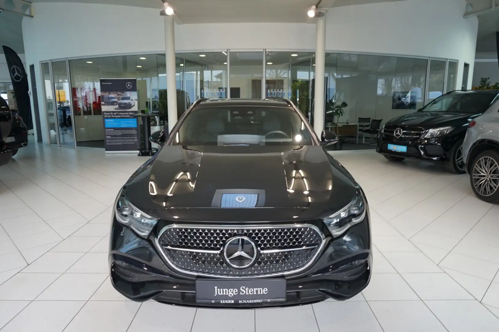 Mercedes-Benz E 300 de 4MATIC T-Modell AMG Pano Night AHK Gris - 2