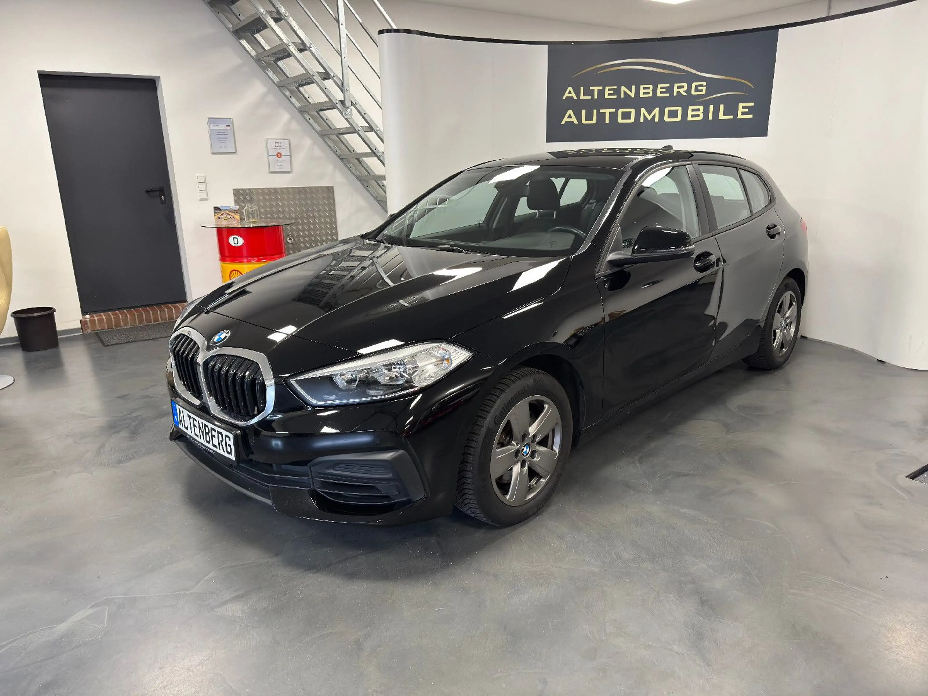 BMW 118 i Advantage Navi CarPlay DAB AHK PDC Sitzhzg — photo 2