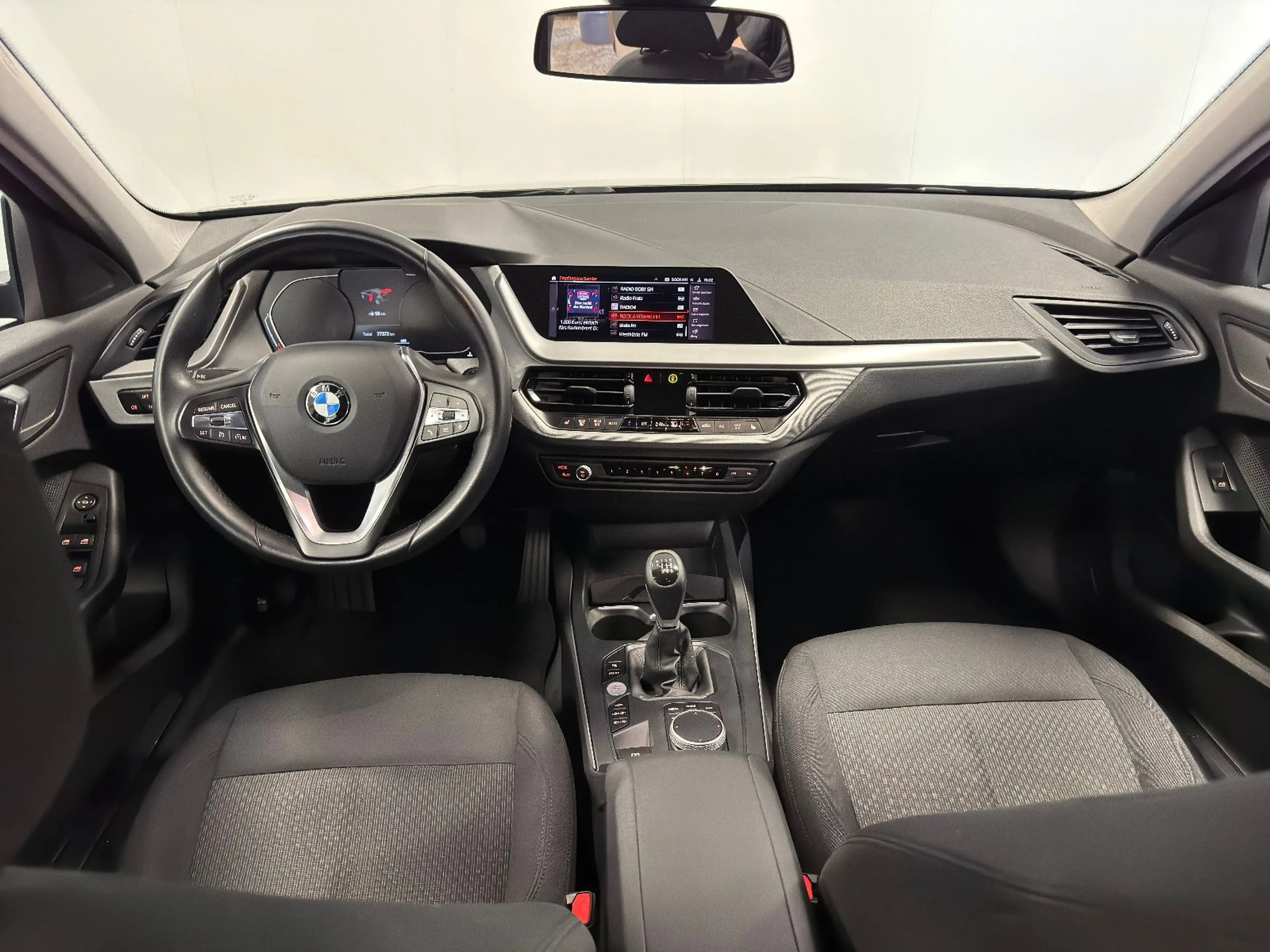 BMW 118 i Advantage Navi CarPlay DAB AHK PDC Sitzhzg — photo 11