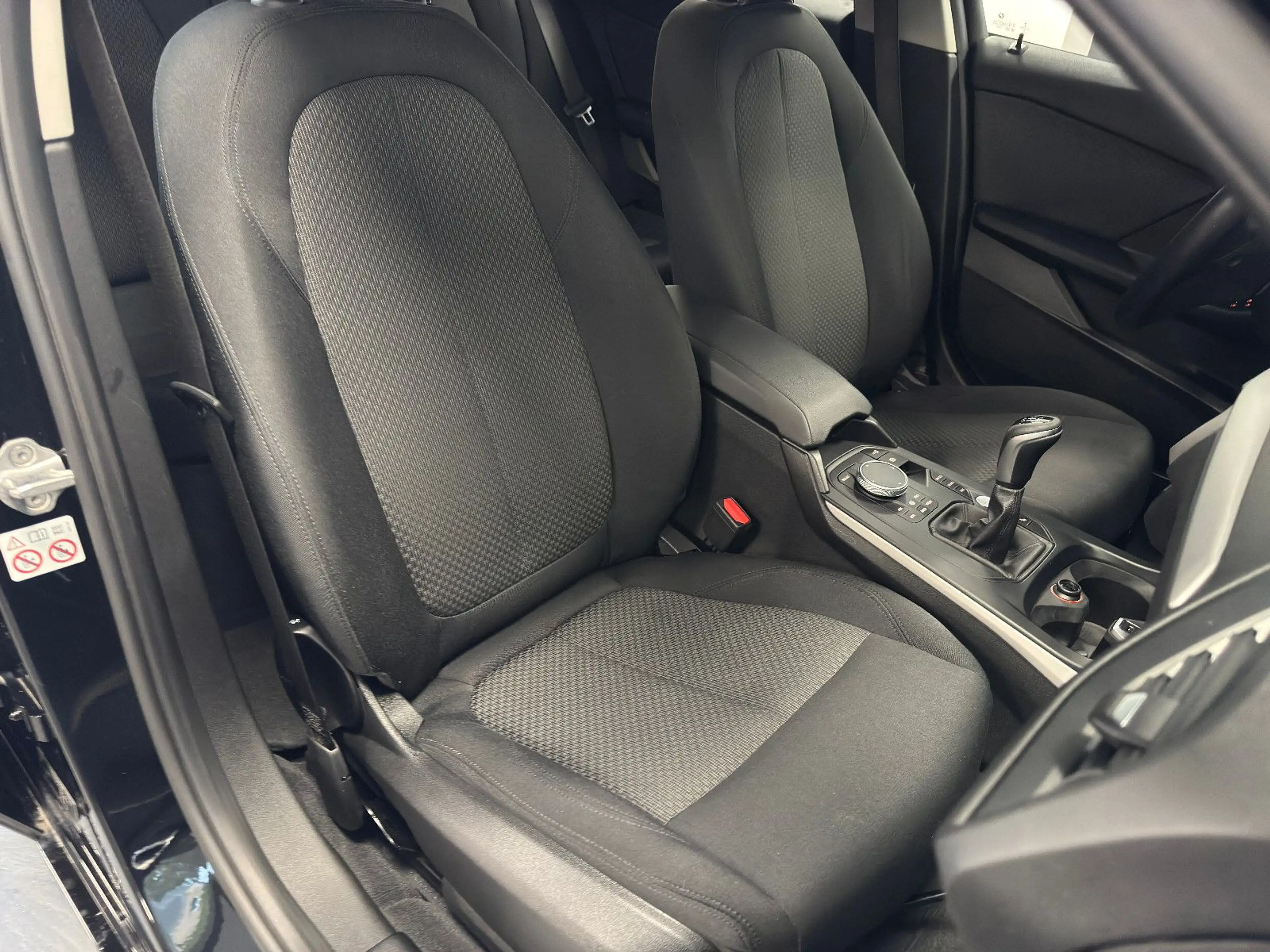 BMW 118 i Advantage Navi CarPlay DAB AHK PDC Sitzhzg — photo 10