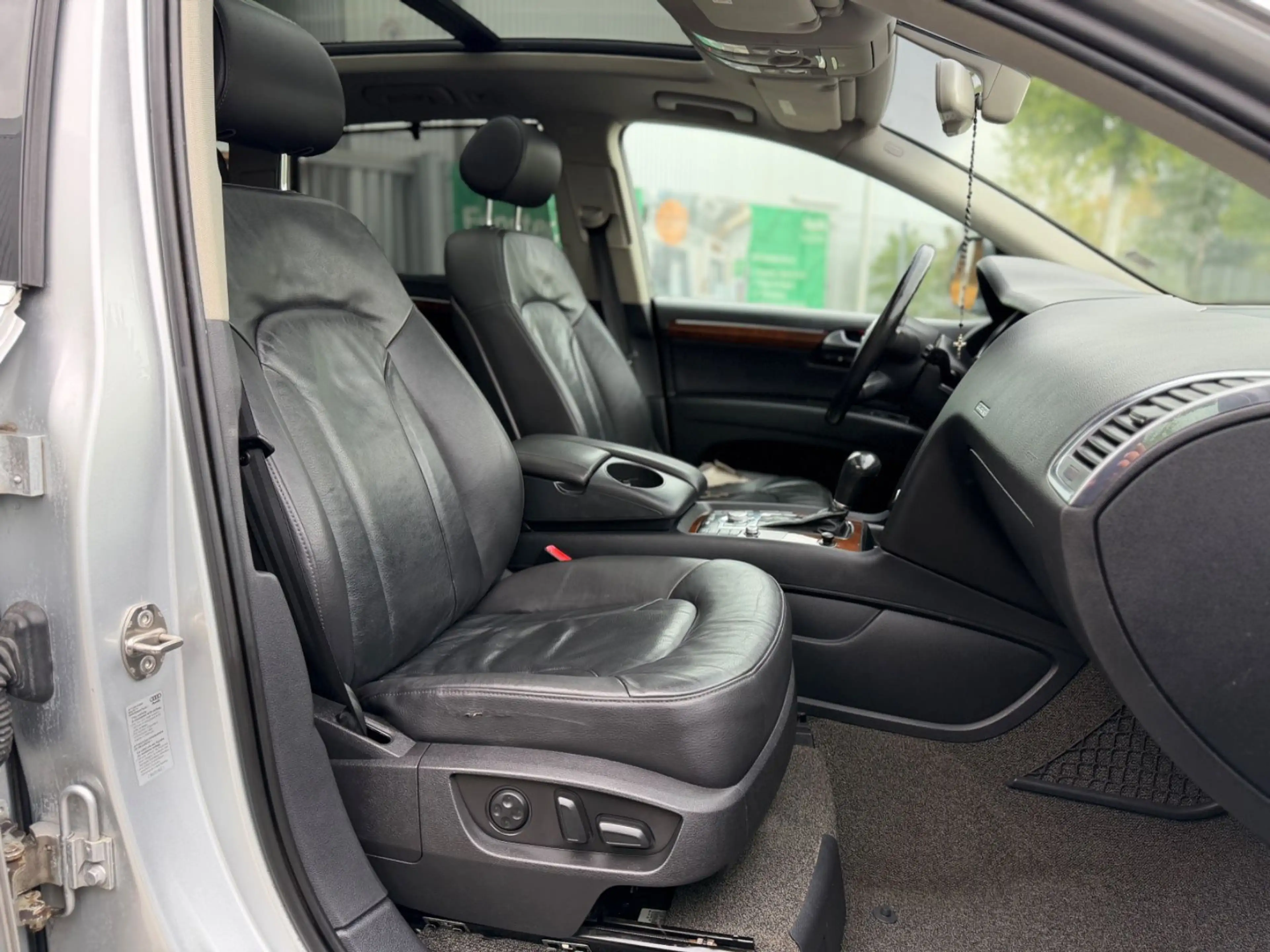 Audi Q7 4.2 FSI quattro*XENON*PANORAMA*NAVI*USAMODEL* — photo 13