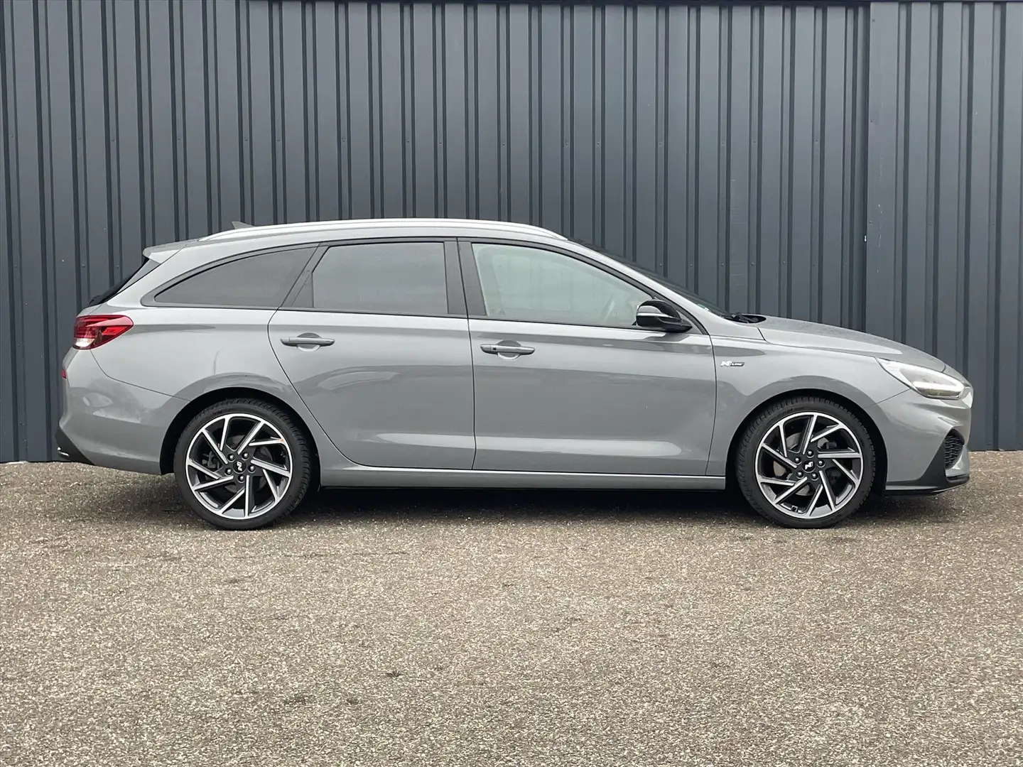 Hyundai i30 Wagon 1.5 T-GDI 48V 160pk Automaat N Line Sky Navi Grijs - 2