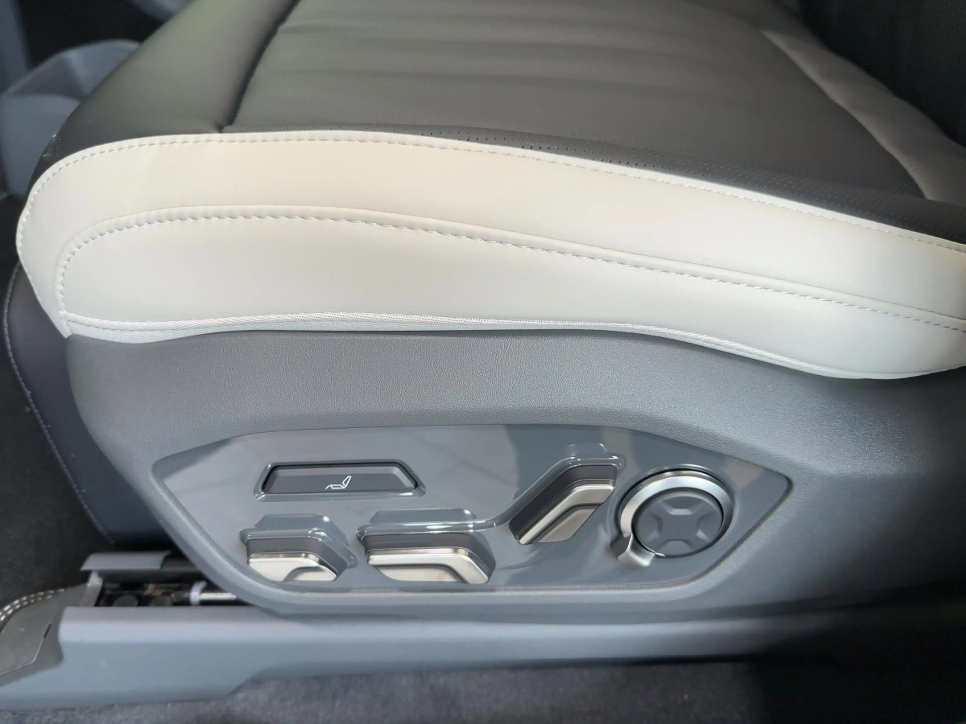 Kia EV9 GT-Line AWD LED+Glasdach+360°Kamera+Navi — photo 10