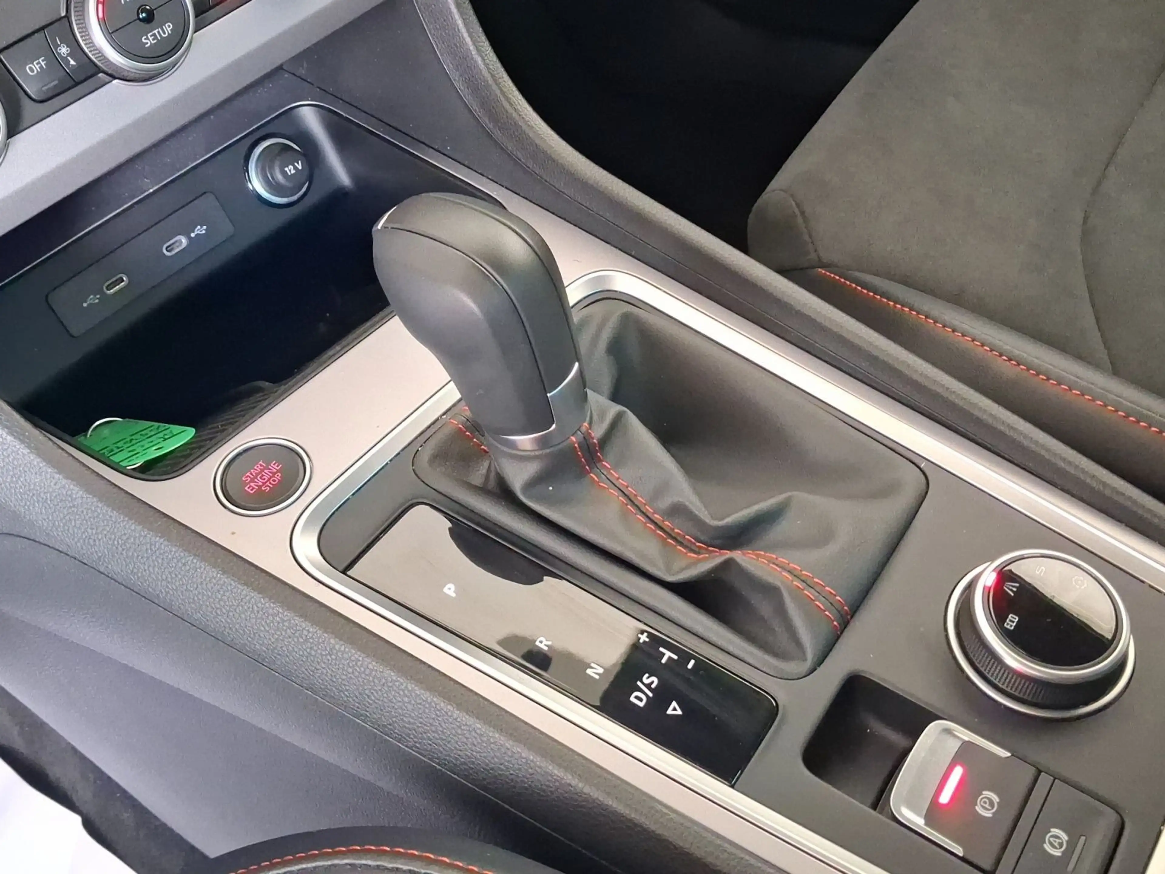 SEAT Ateca 2.0 TDI DSG FR NAVI AHK ACC SITZHZ PARKLEN — photo 11