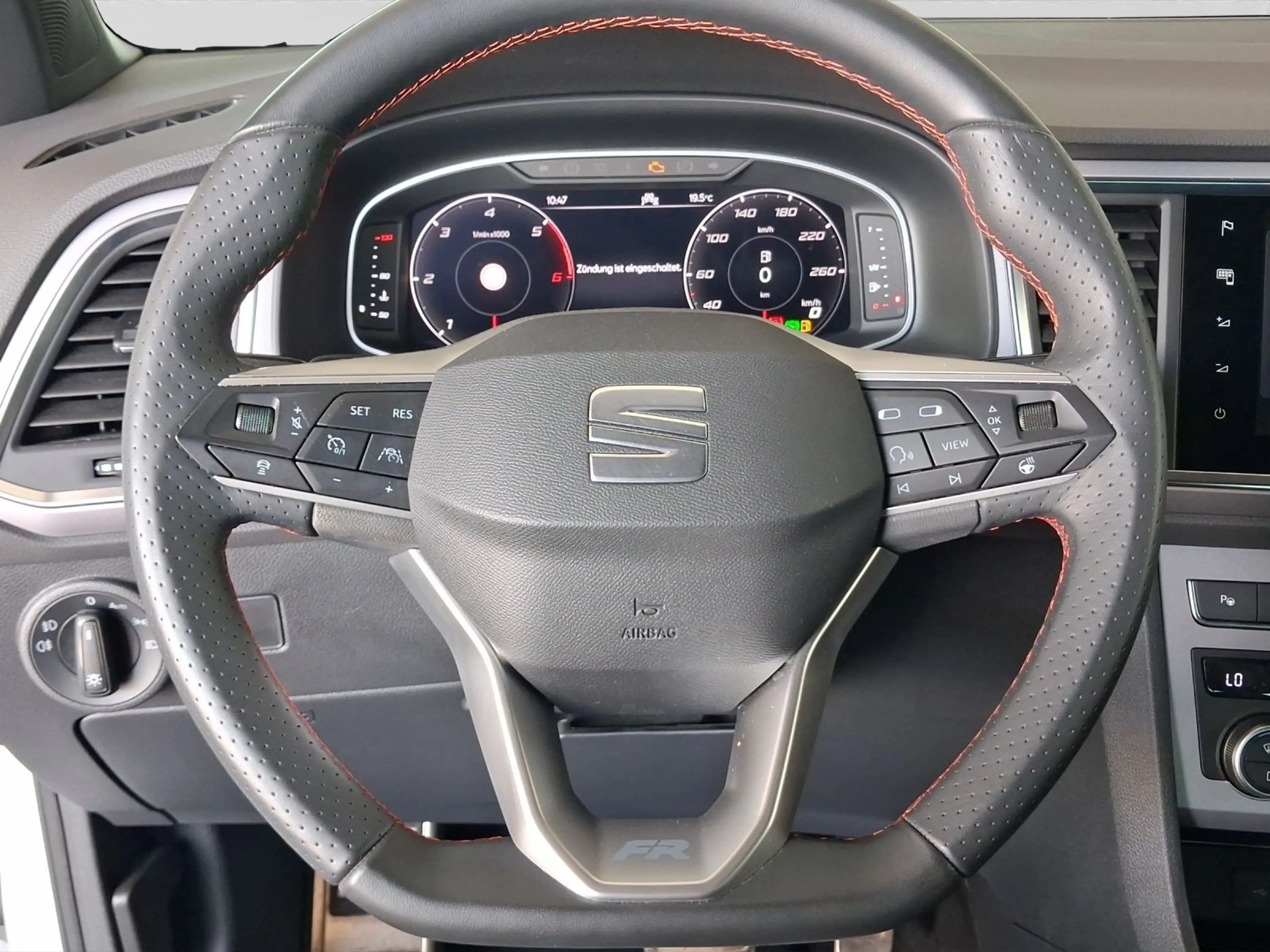 SEAT Ateca 2.0 TDI DSG FR NAVI AHK ACC SITZHZ PARKLEN — photo 9